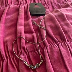 BNWT Paparazzi necklace
